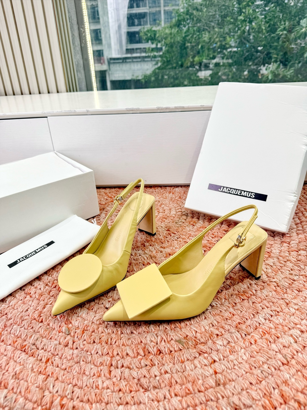 🌾G213顶级品质Lemair* 早春新款极简方头穆勒拖方头设计，自带一种慵懒的高级感。一脚蹬的穆勒版型