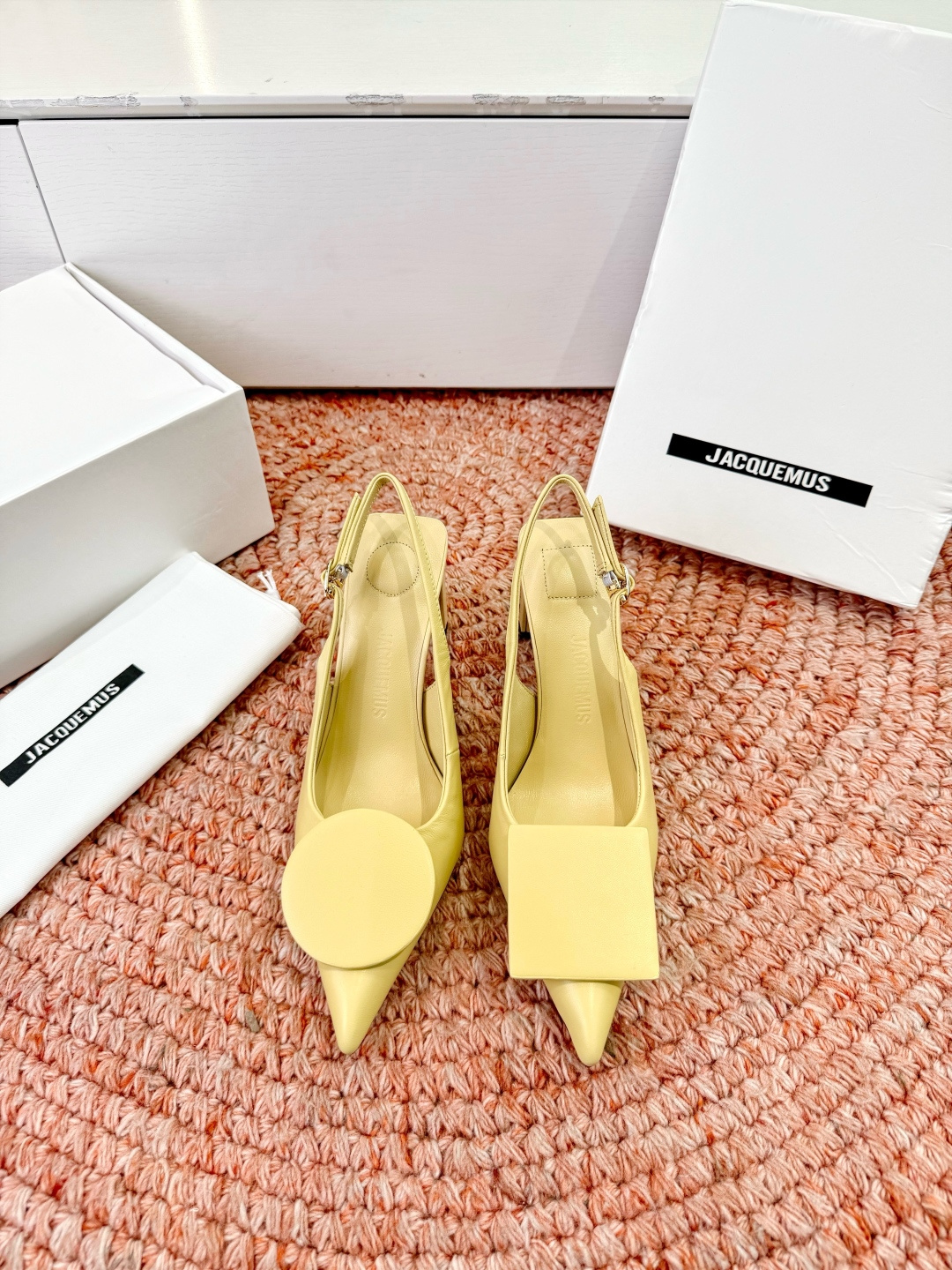 🌾G213顶级品质Lemair* 早春新款极简方头穆勒拖方头设计，自带一种慵懒的高级感。一脚蹬的穆勒版型