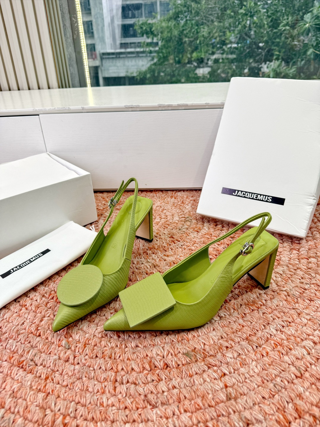 🌾G213顶级品质Lemair* 早春新款极简方头穆勒拖方头设计，自带一种慵懒的高级感。一脚蹬的穆勒版型