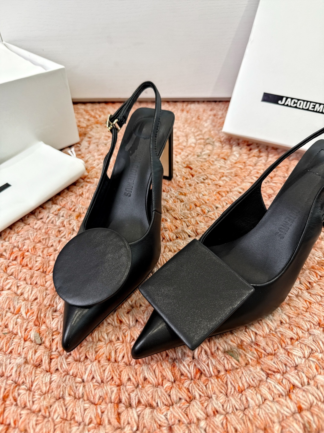 🌾G213顶级品质Lemair* 早春新款极简方头穆勒拖方头设计，自带一种慵懒的高级感。一脚蹬的穆勒版型