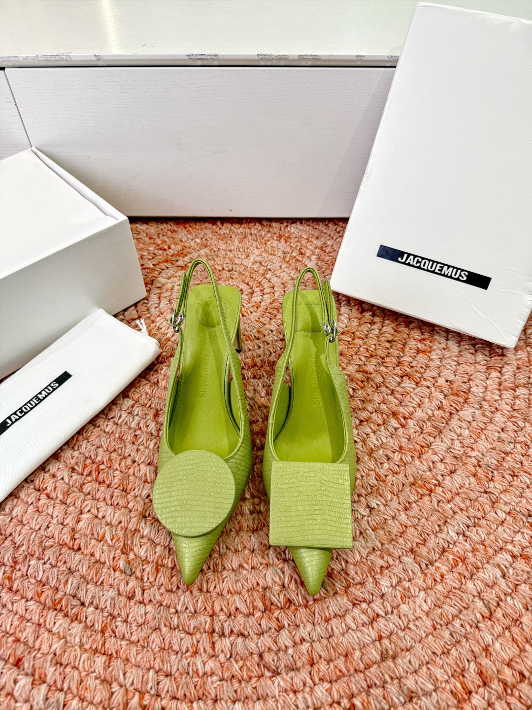 🌾G213顶级品质Lemair* 早春新款极简方头穆勒拖方头设计，自带一种慵懒的高级感。一脚蹬的穆勒版型