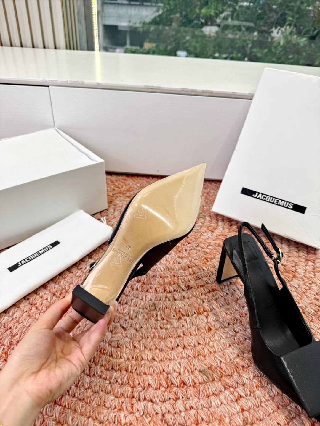 🌾G213顶级品质Lemair* 早春新款极简方头穆勒拖方头设计，自带一种慵懒的高级感。一脚蹬的穆勒版型