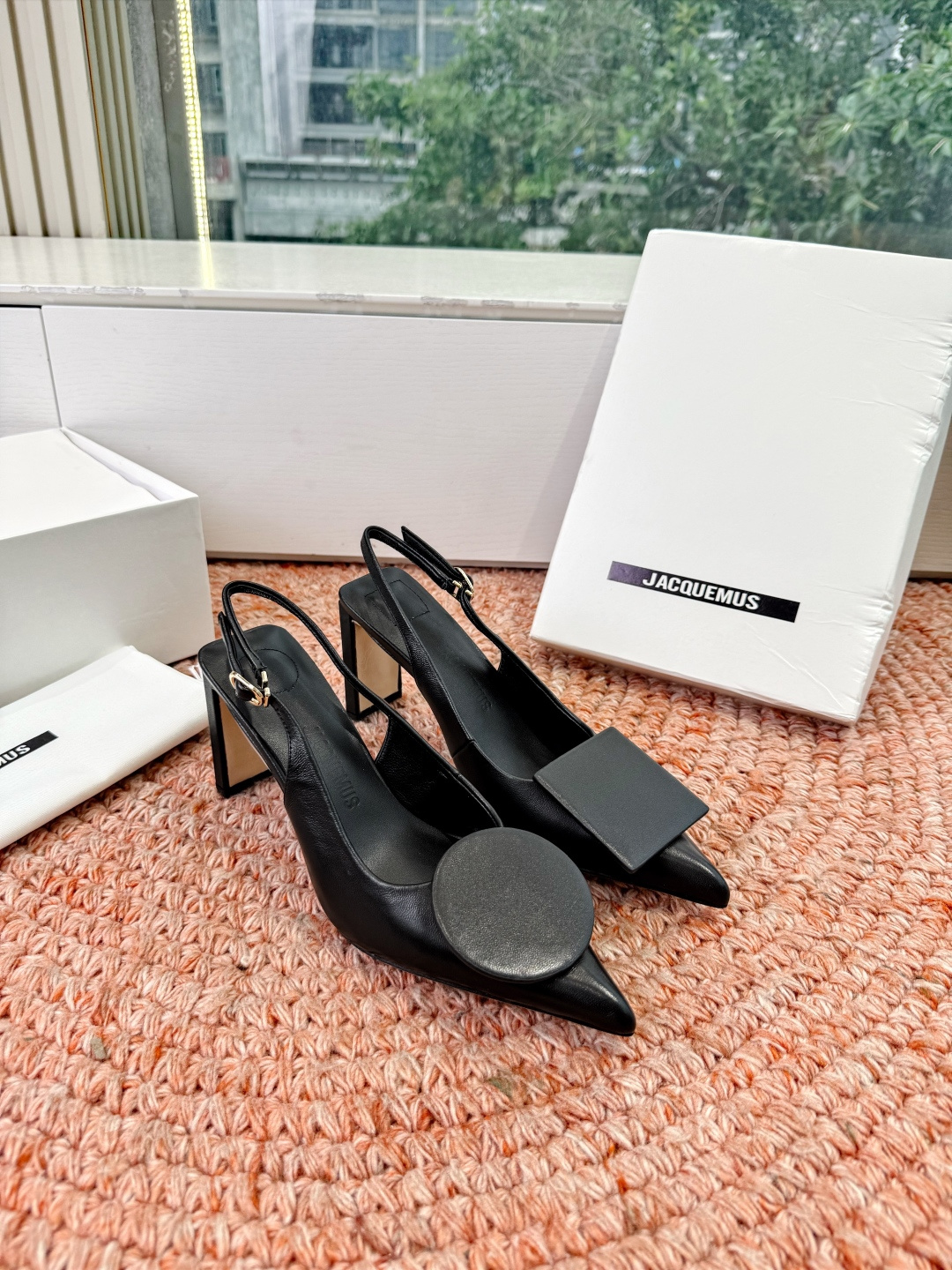 🌾G213顶级品质Lemair* 早春新款极简方头穆勒拖方头设计，自带一种慵懒的高级感。一脚蹬的穆勒版型