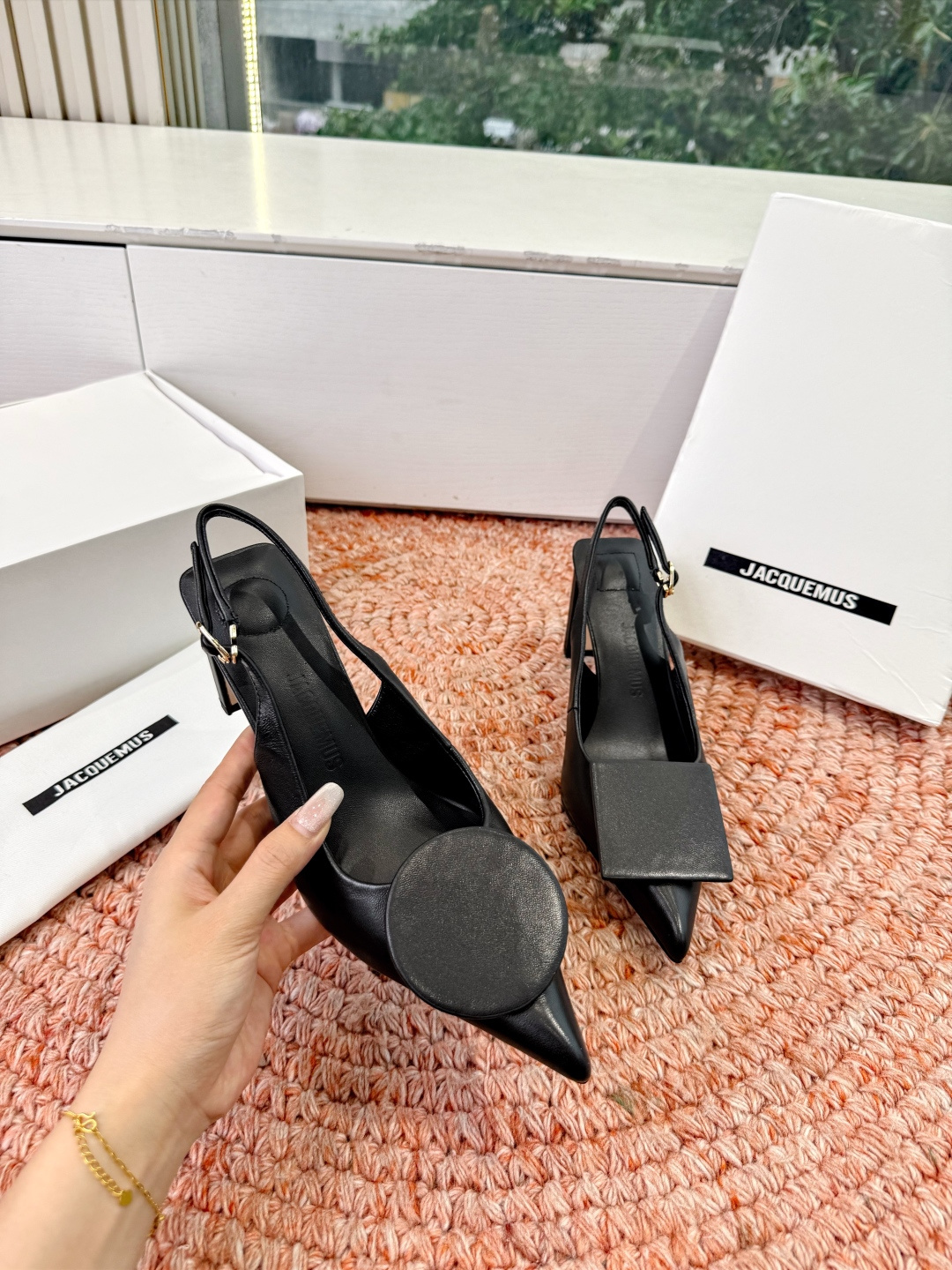 🌾G213顶级品质Lemair* 早春新款极简方头穆勒拖方头设计，自带一种慵懒的高级感。一脚蹬的穆勒版型