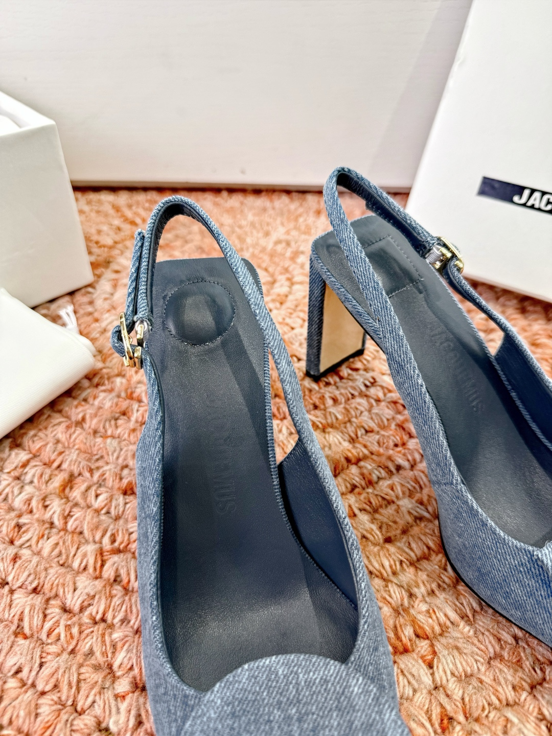 🌾G213顶级品质Lemair* 早春新款极简方头穆勒拖方头设计，自带一种慵懒的高级感。一脚蹬的穆勒版型