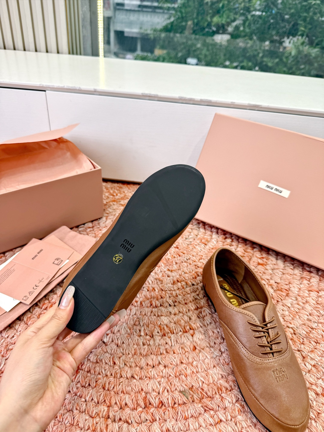 🌾G0286代购级独家上新Miu Miu2026真皮系带玛丽珍乐福鞋Zp开发 手工羊皮平底拖鞋秒杀市面版