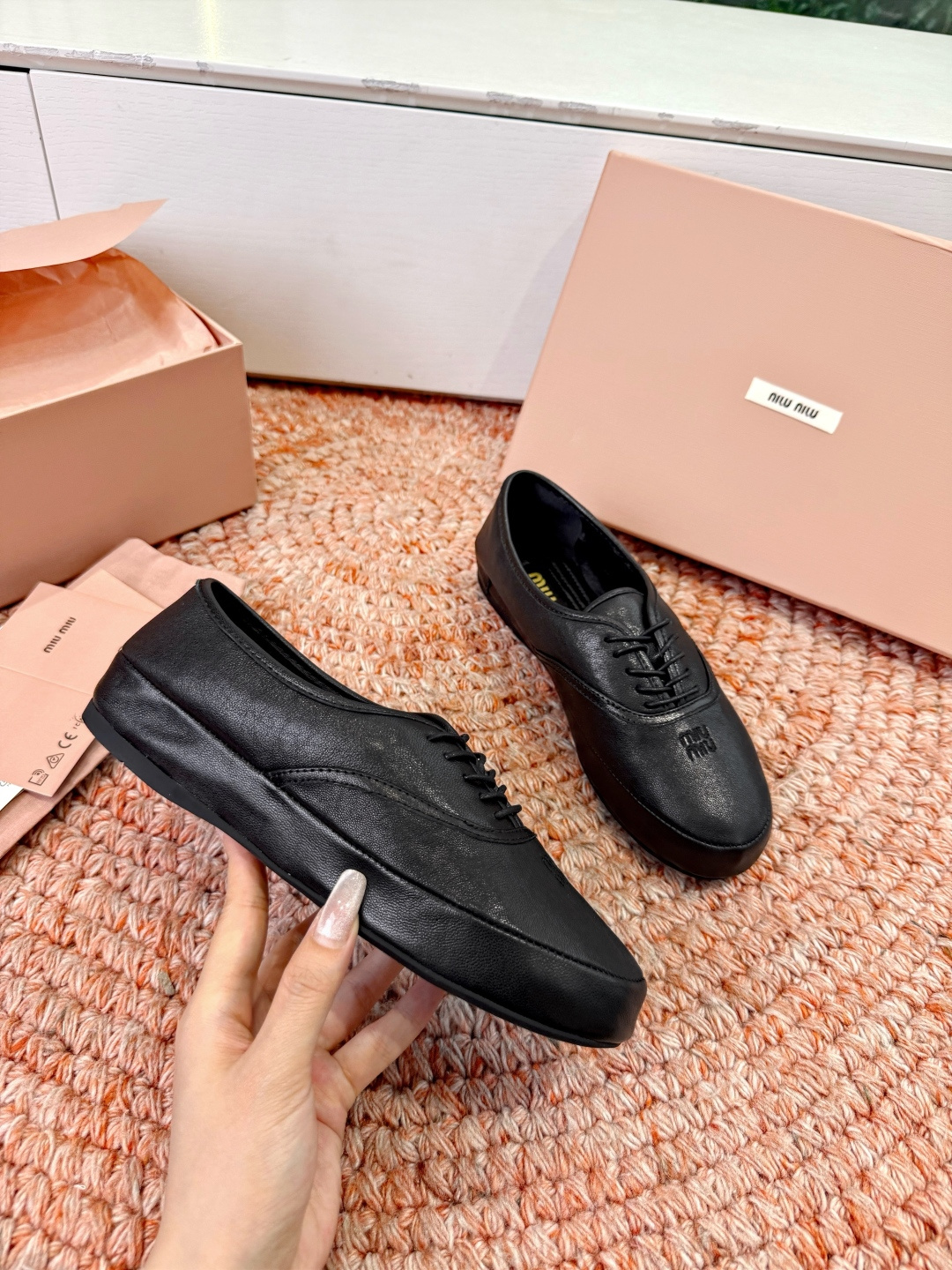 🌾G0286代购级独家上新Miu Miu2026真皮系带玛丽珍乐福鞋Zp开发 手工羊皮平底拖鞋秒杀市面版