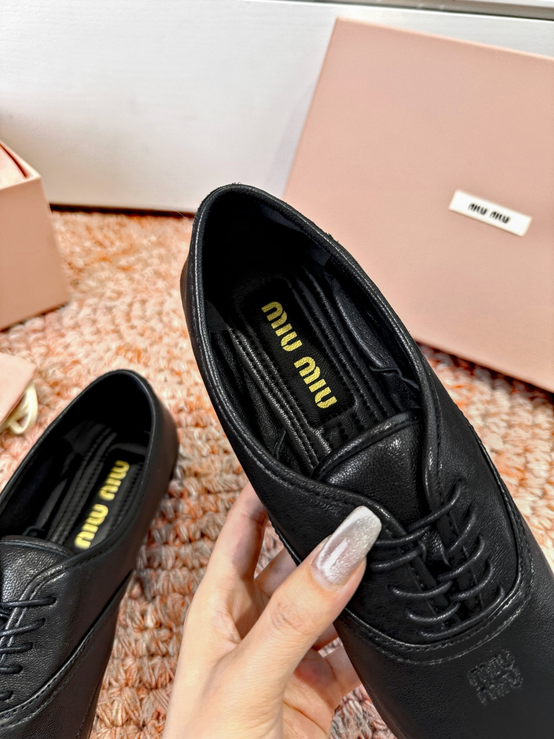 🌾G0286代购级独家上新Miu Miu2026真皮系带玛丽珍乐福鞋Zp开发 手工羊皮平底拖鞋秒杀市面版