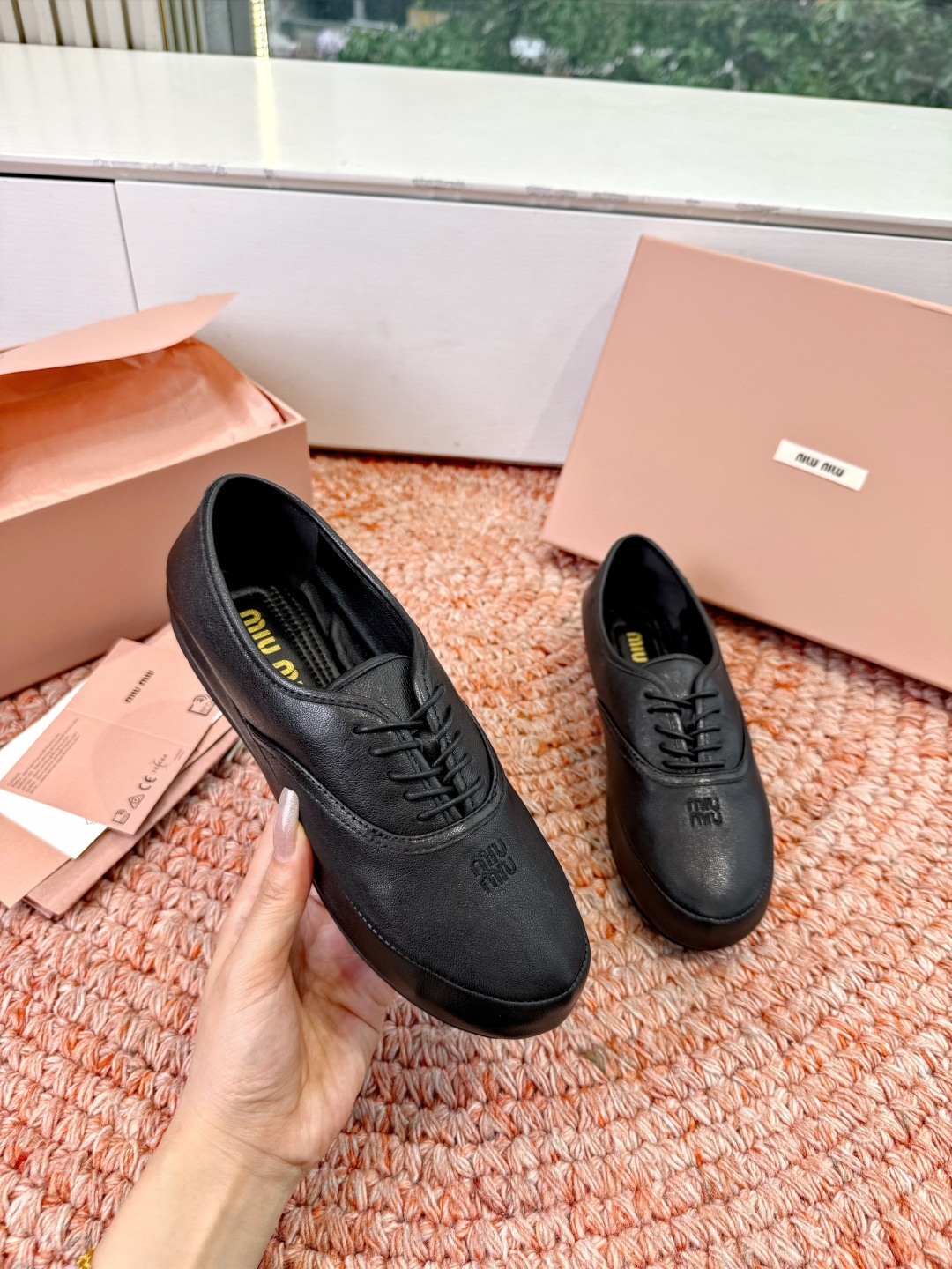 🌾G0286代购级独家上新Miu Miu2026真皮系带玛丽珍乐福鞋Zp开发 手工羊皮平底拖鞋秒杀市面版