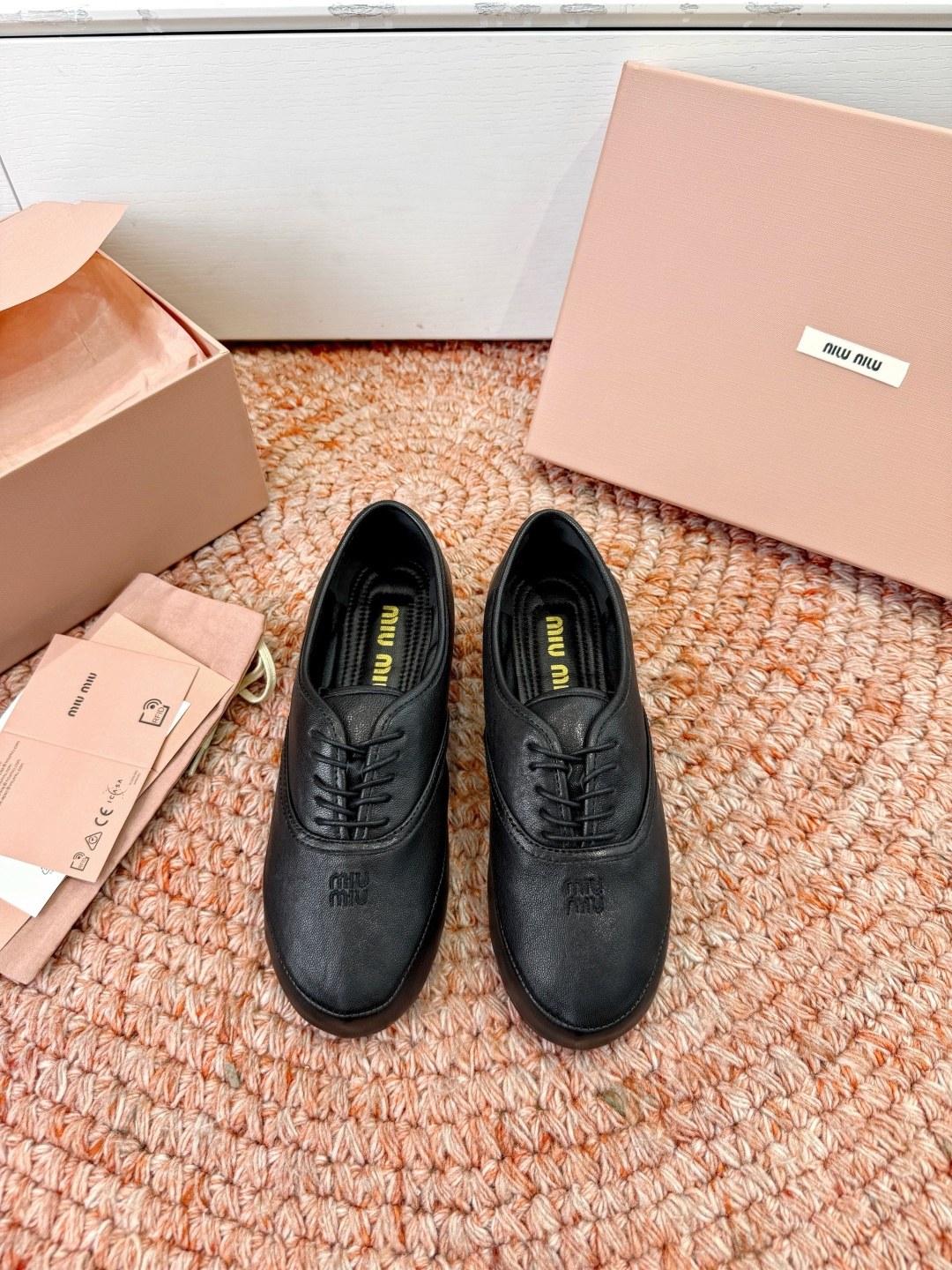 🌾G0286代购级独家上新Miu Miu2026真皮系带玛丽珍乐福鞋Zp开发 手工羊皮平底拖鞋秒杀市面版