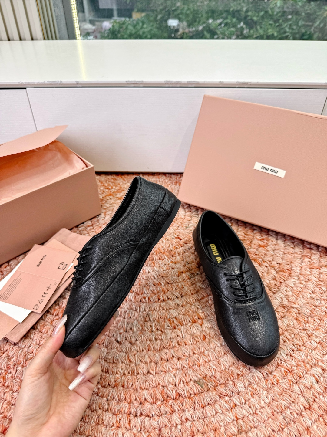 🌾G0286代购级独家上新Miu Miu2026真皮系带玛丽珍乐福鞋Zp开发 手工羊皮平底拖鞋秒杀市面版