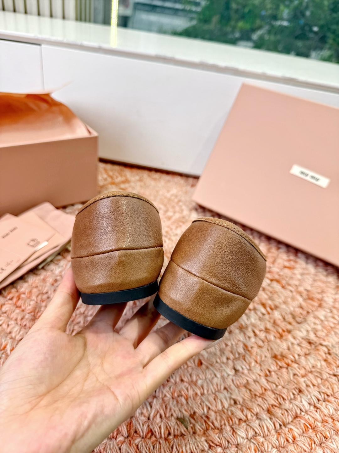 🌾G0286代购级独家上新Miu Miu2026真皮系带玛丽珍乐福鞋Zp开发 手工羊皮平底拖鞋秒杀市面版