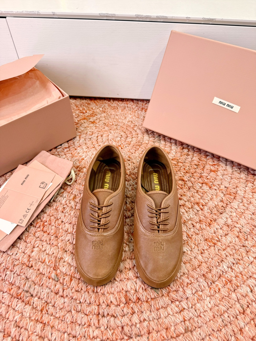 🌾G0286代购级独家上新Miu Miu2026真皮系带玛丽珍乐福鞋Zp开发 手工羊皮平底拖鞋秒杀市面版
