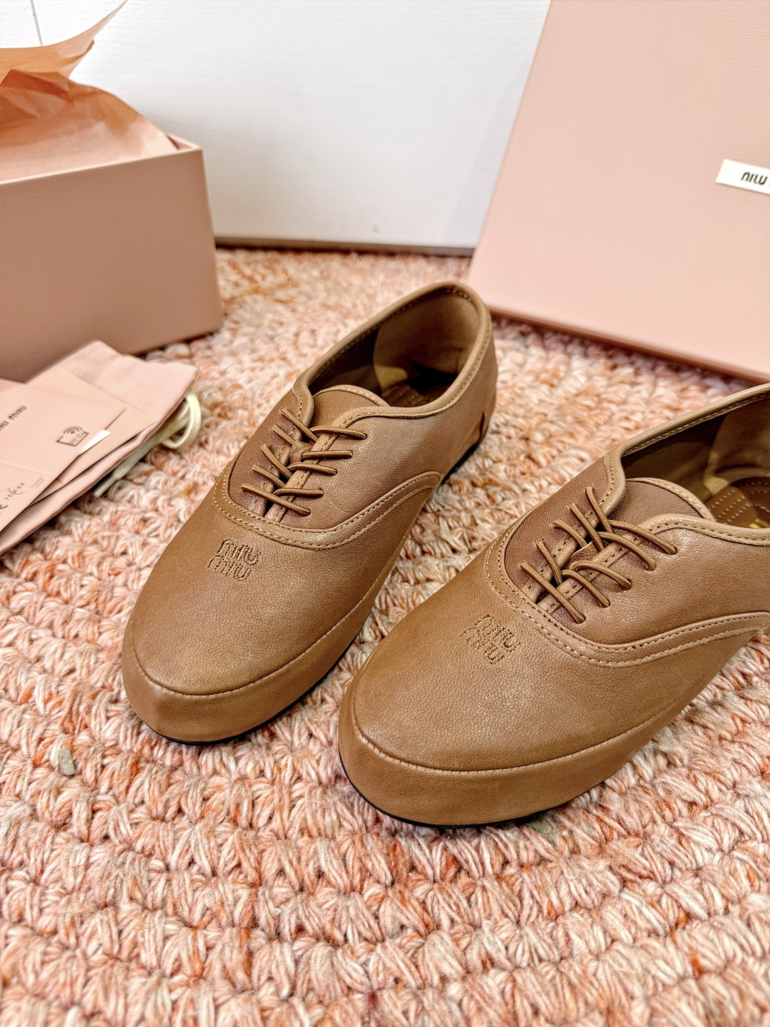 🌾G0286代购级独家上新Miu Miu2026真皮系带玛丽珍乐福鞋Zp开发 手工羊皮平底拖鞋秒杀市面版