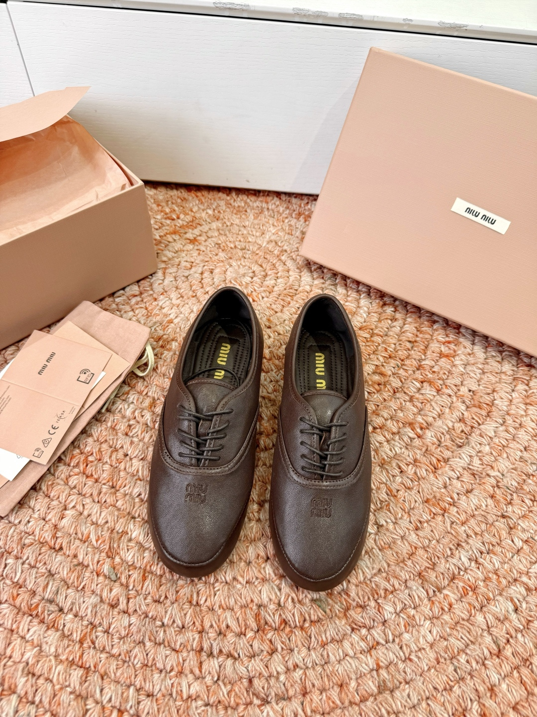 🌾G0286代购级独家上新Miu Miu2026真皮系带玛丽珍乐福鞋Zp开发 手工羊皮平底拖鞋秒杀市面版