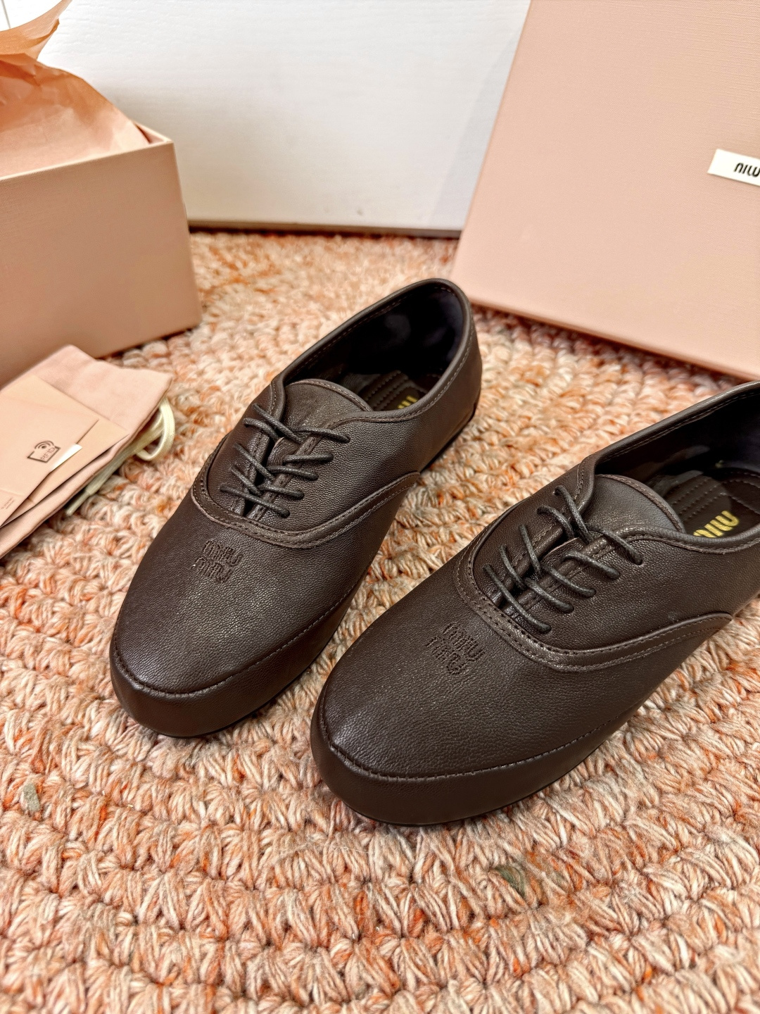 🌾G0286代购级独家上新Miu Miu2026真皮系带玛丽珍乐福鞋Zp开发 手工羊皮平底拖鞋秒杀市面版