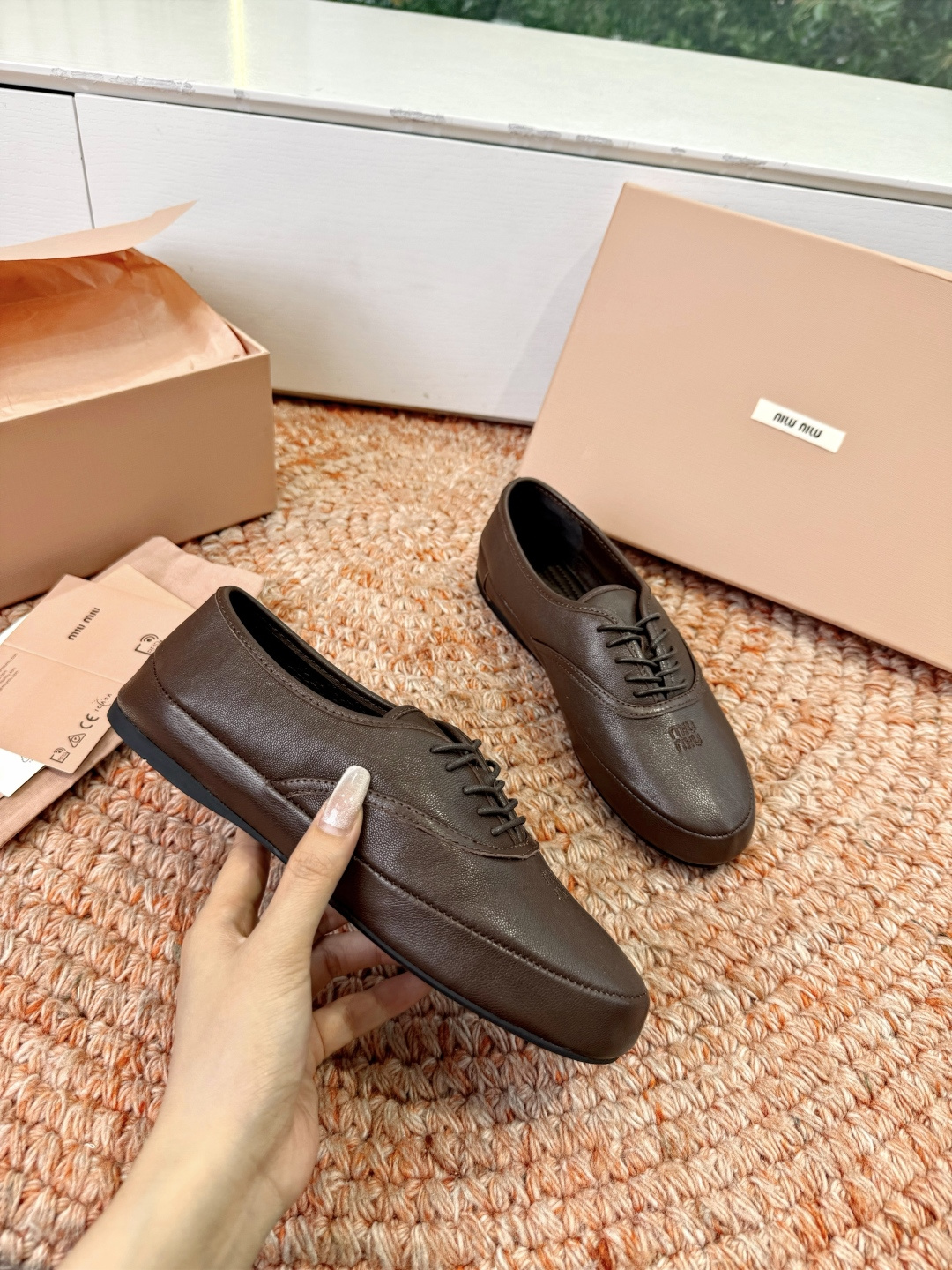 🌾G0286代购级独家上新Miu Miu2026真皮系带玛丽珍乐福鞋Zp开发 手工羊皮平底拖鞋秒杀市面版