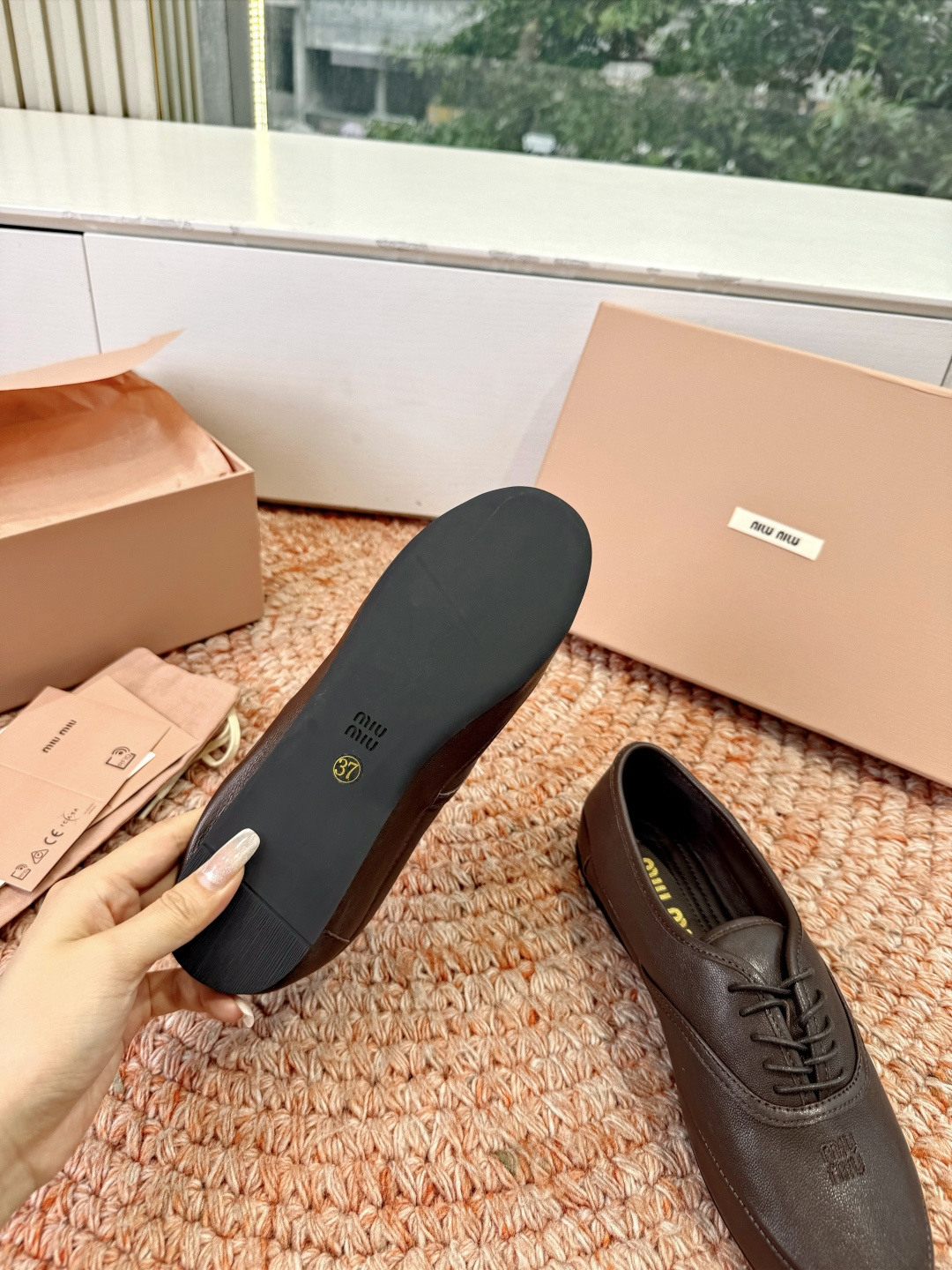 🌾G0286代购级独家上新Miu Miu2026真皮系带玛丽珍乐福鞋Zp开发 手工羊皮平底拖鞋秒杀市面版