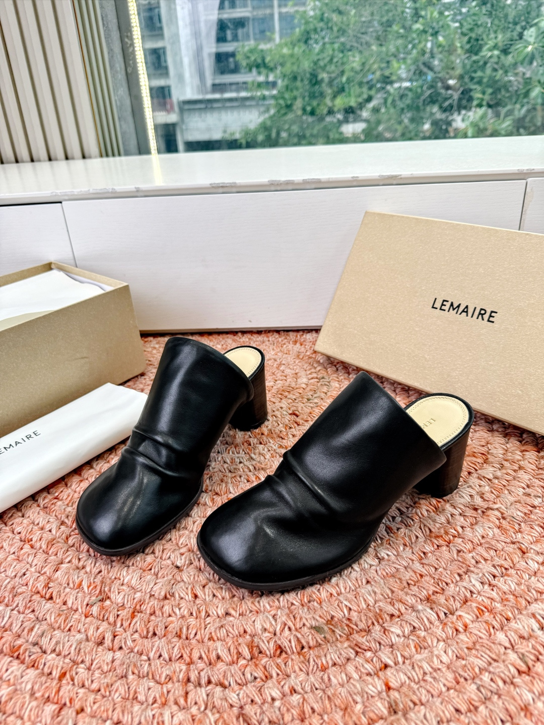 🌾G213Lemair* 早春新款极简方头穆勒拖方头设计，自带一种慵懒的高级感。一脚蹬的穆勒版型，解放脚