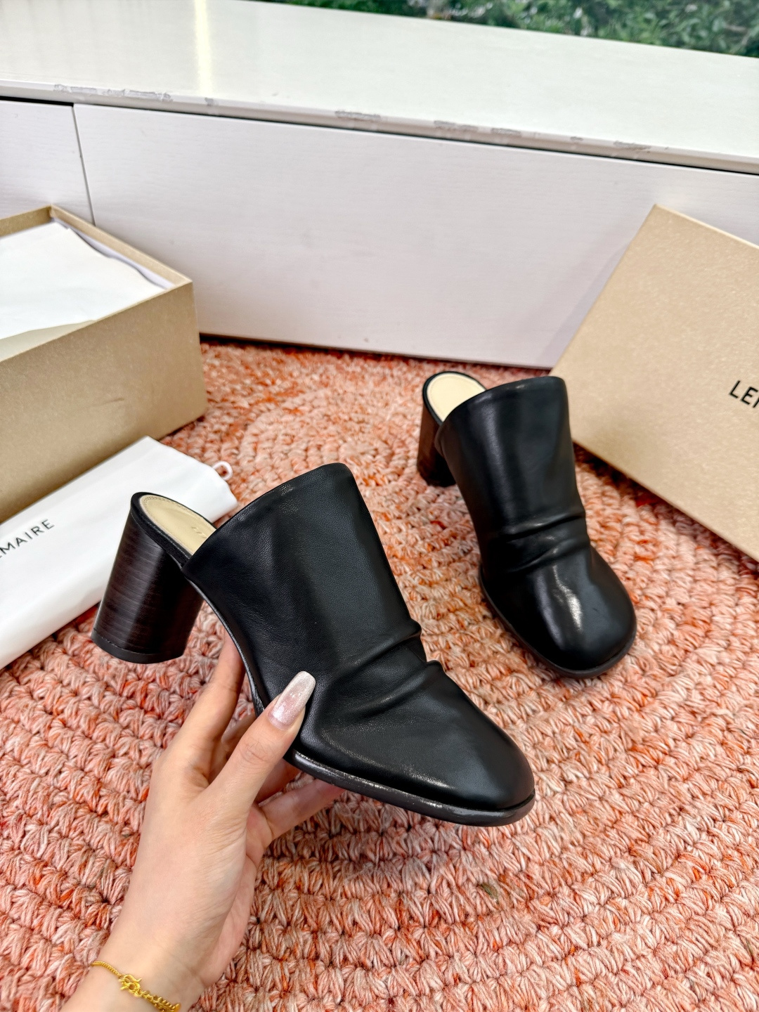 🌾G213Lemair* 早春新款极简方头穆勒拖方头设计，自带一种慵懒的高级感。一脚蹬的穆勒版型，解放脚