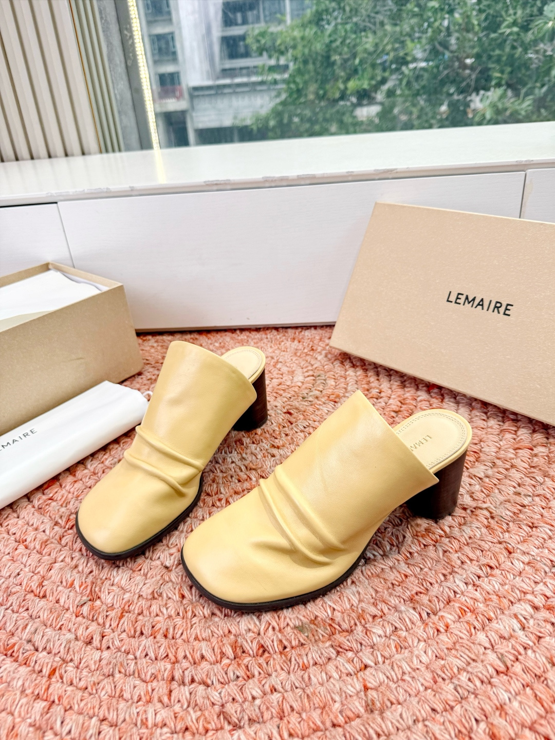 🌾G213Lemair* 早春新款极简方头穆勒拖方头设计，自带一种慵懒的高级感。一脚蹬的穆勒版型，解放脚