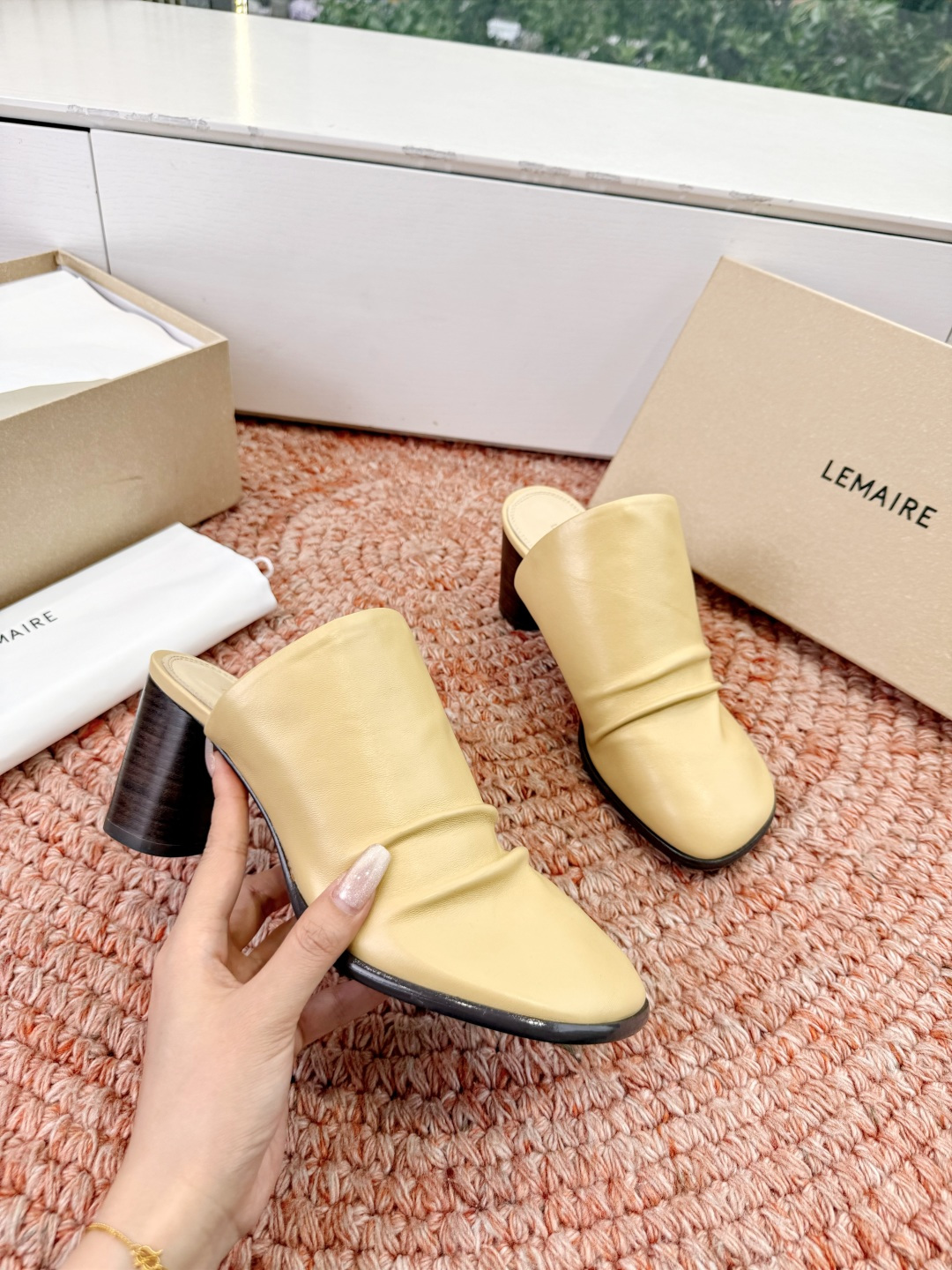 🌾G213Lemair* 早春新款极简方头穆勒拖方头设计，自带一种慵懒的高级感。一脚蹬的穆勒版型，解放脚