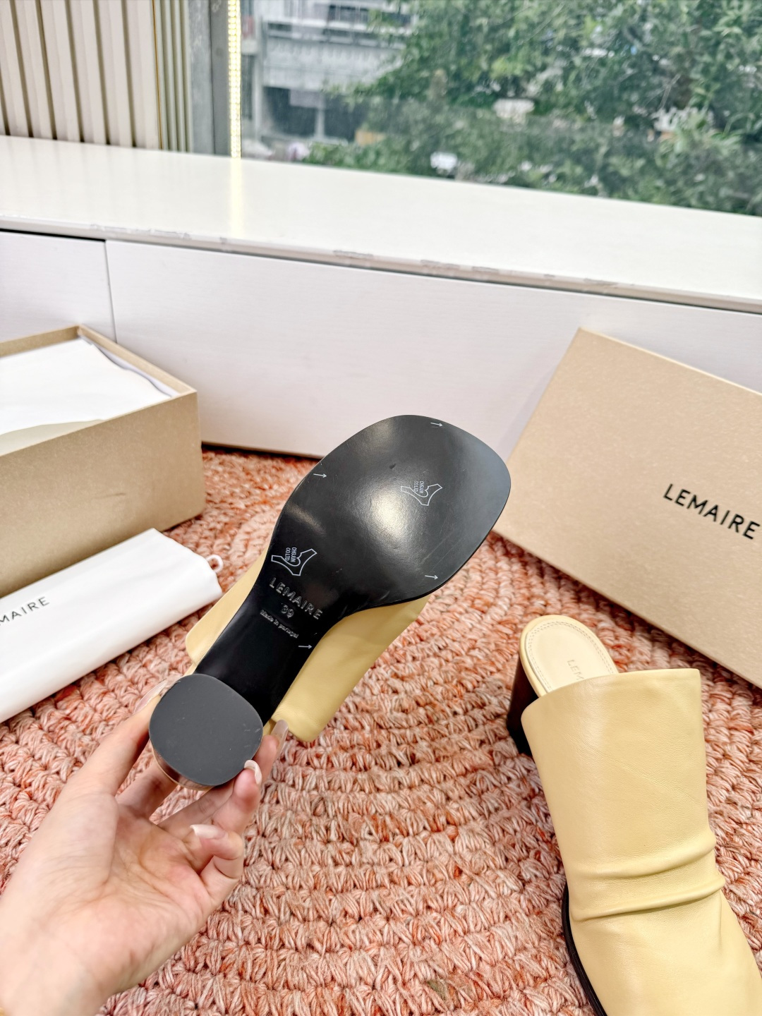 🌾G213Lemair* 早春新款极简方头穆勒拖方头设计，自带一种慵懒的高级感。一脚蹬的穆勒版型，解放脚