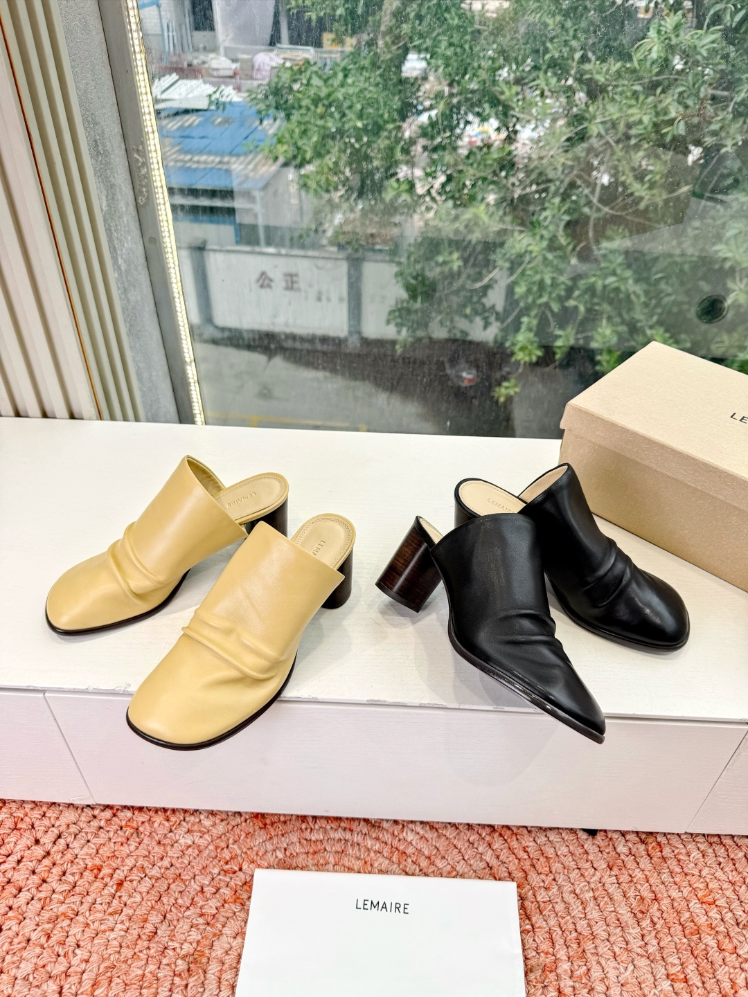 🌾G213Lemair* 早春新款极简方头穆勒拖方头设计，自带一种慵懒的高级感。一脚蹬的穆勒版型，解放脚