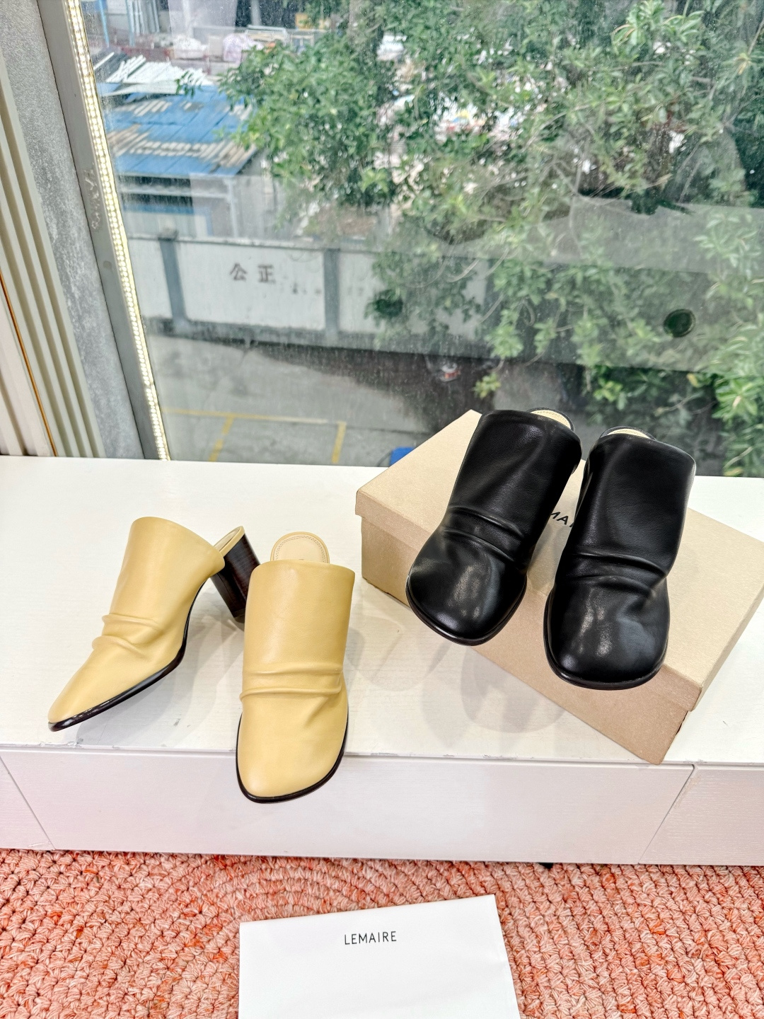 🌾G213Lemair* 早春新款极简方头穆勒拖方头设计，自带一种慵懒的高级感。一脚蹬的穆勒版型，解放脚