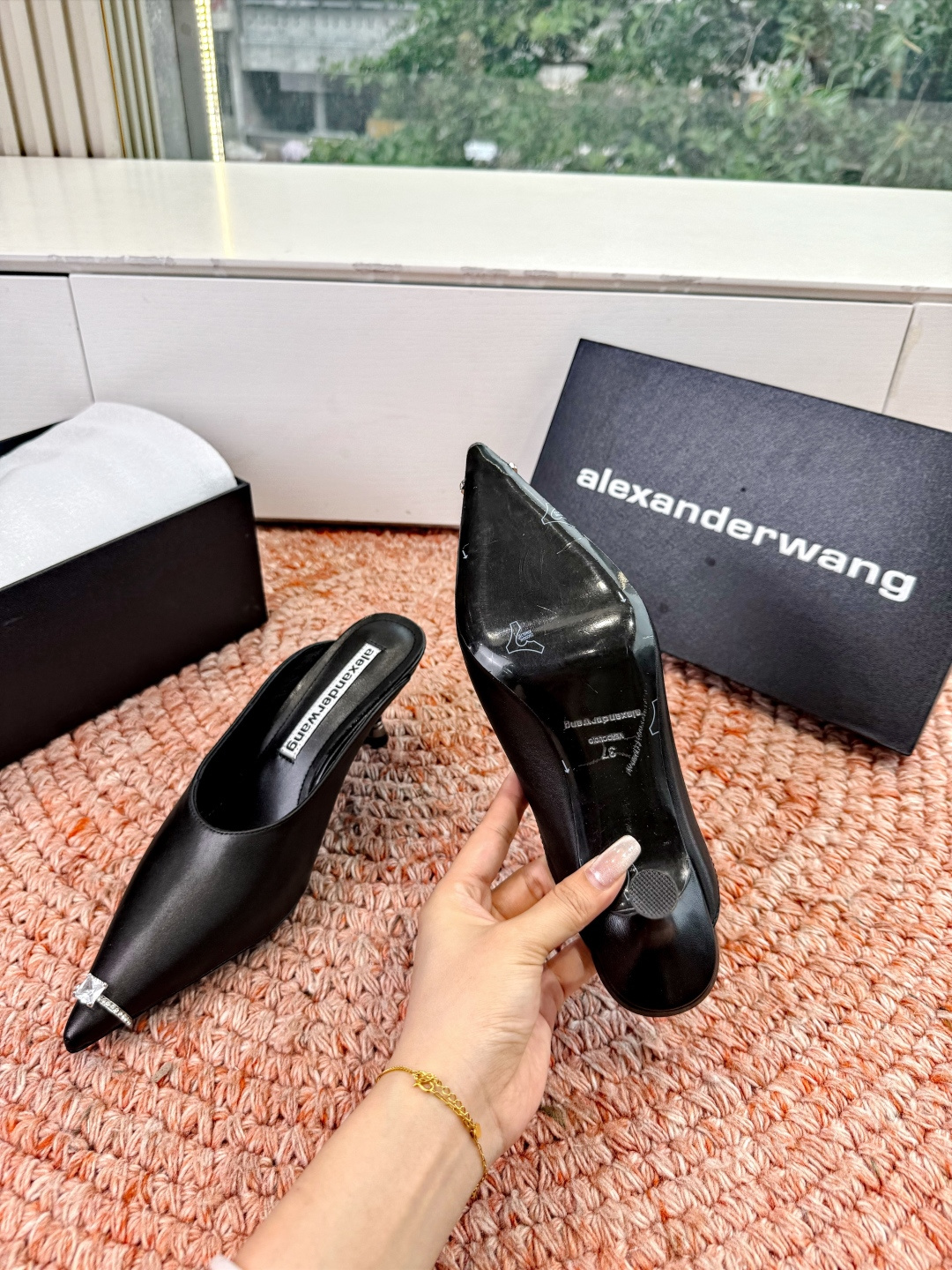 🌾G013顶级品质Alexander Wang亚历山大王 猫跟 半拖鞋原版1:1的材料 凹凸感带按摩的鞋