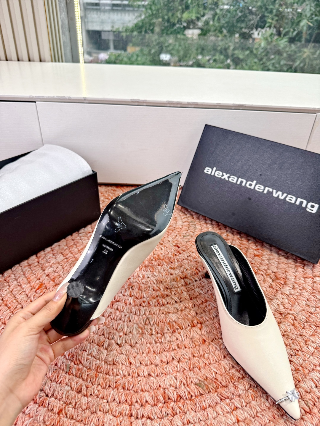 🌾G013顶级品质Alexander Wang亚历山大王 猫跟 半拖鞋原版1:1的材料 凹凸感带按摩的鞋