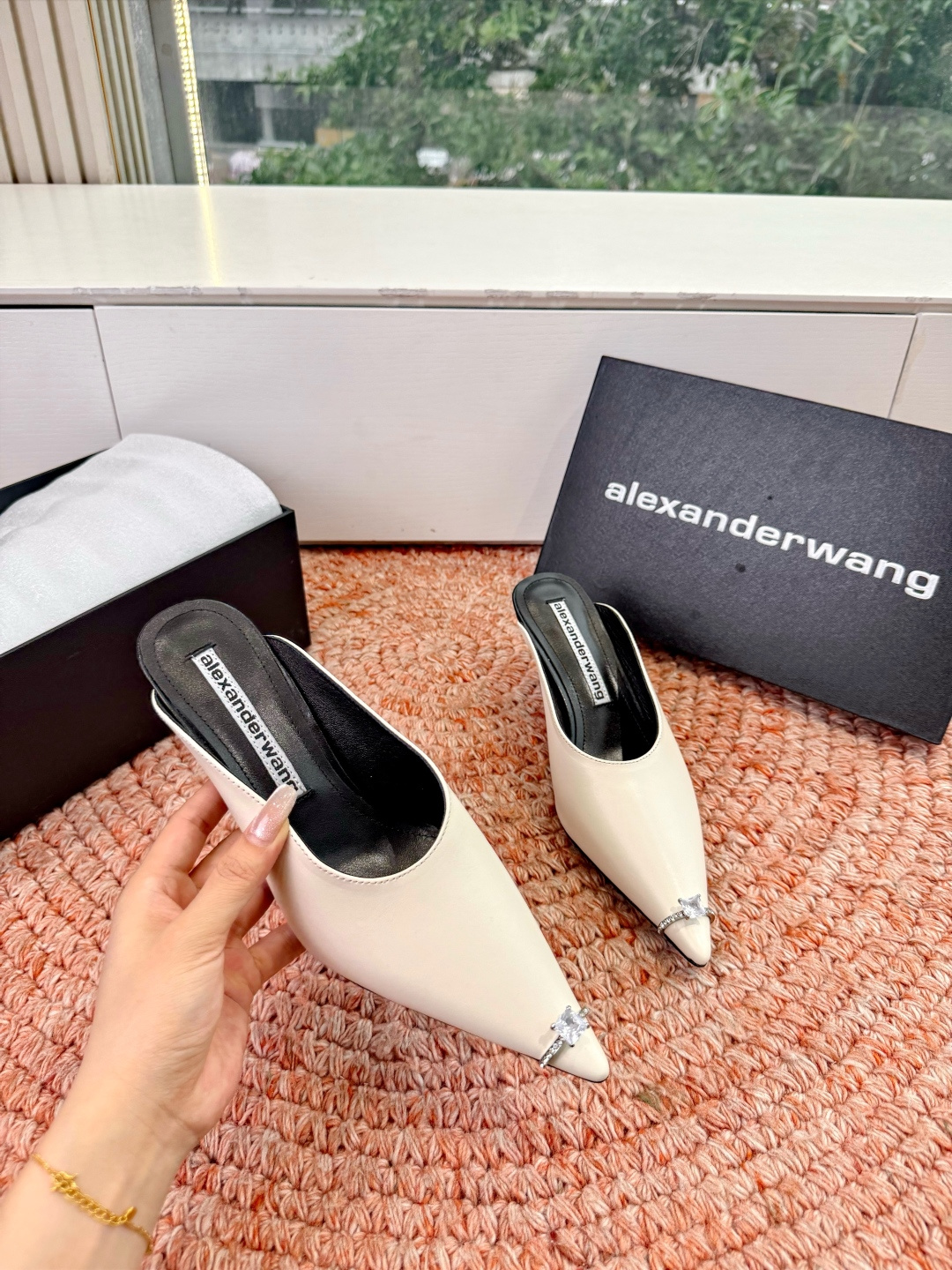 🌾G013顶级品质Alexander Wang亚历山大王 猫跟 半拖鞋原版1:1的材料 凹凸感带按摩的鞋