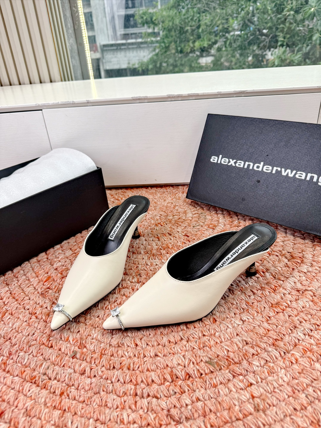 🌾G013顶级品质Alexander Wang亚历山大王 猫跟 半拖鞋原版1:1的材料 凹凸感带按摩的鞋