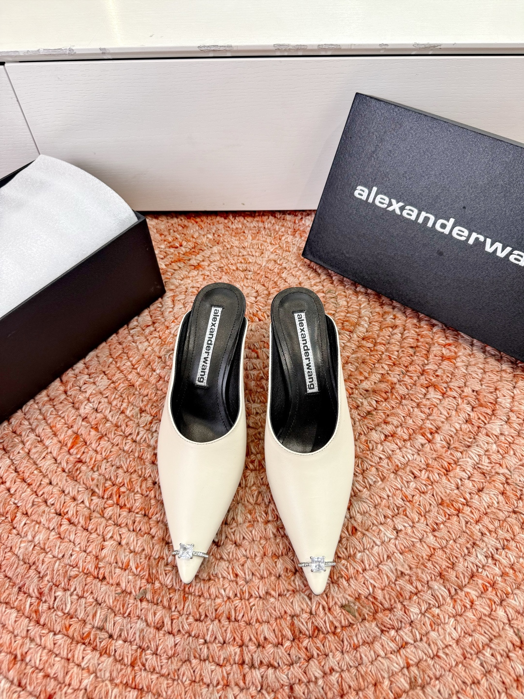 🌾G013顶级品质Alexander Wang亚历山大王 猫跟 半拖鞋原版1:1的材料 凹凸感带按摩的鞋