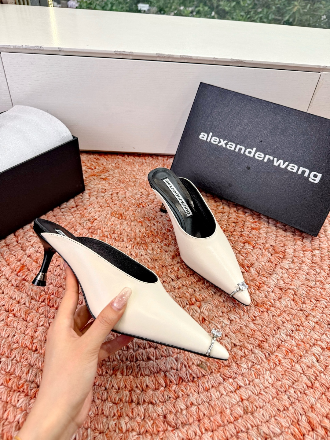 🌾G013顶级品质Alexander Wang亚历山大王 猫跟 半拖鞋原版1:1的材料 凹凸感带按摩的鞋