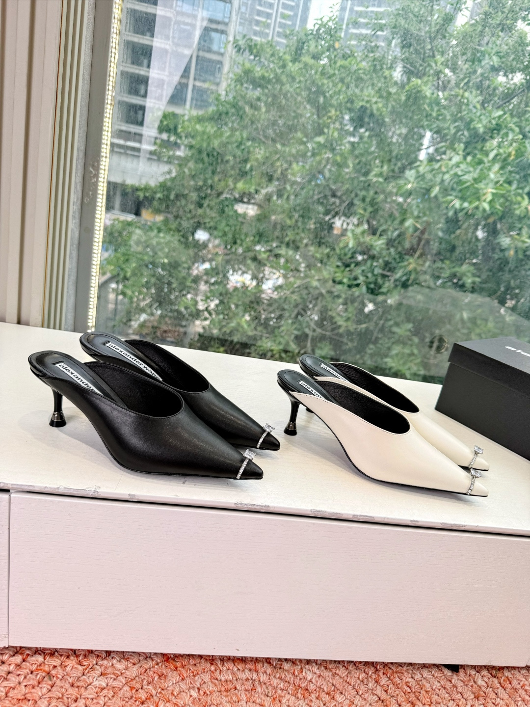 🌾G013顶级品质Alexander Wang亚历山大王 猫跟 半拖鞋原版1:1的材料 凹凸感带按摩的鞋