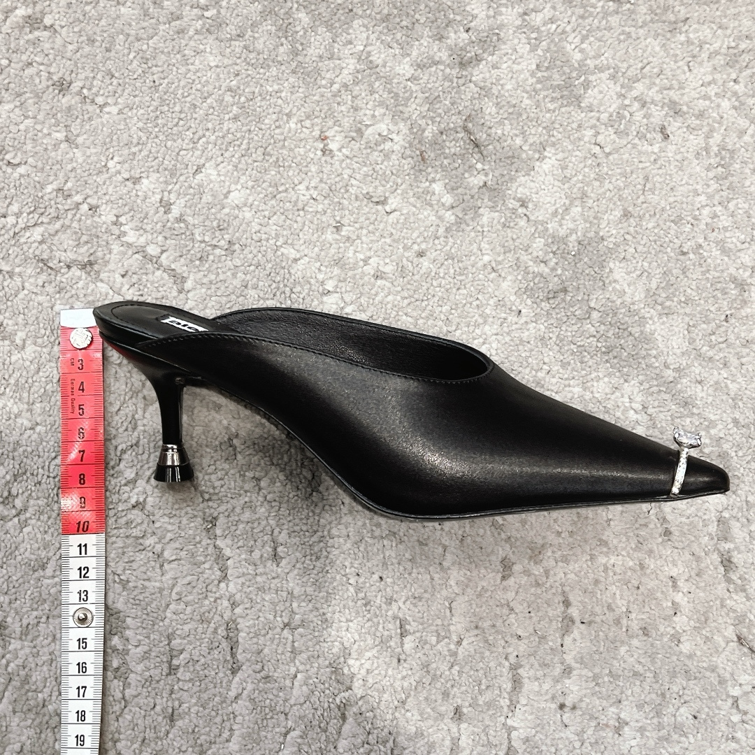 🌾G013顶级品质Alexander Wang亚历山大王 猫跟 半拖鞋原版1:1的材料 凹凸感带按摩的鞋