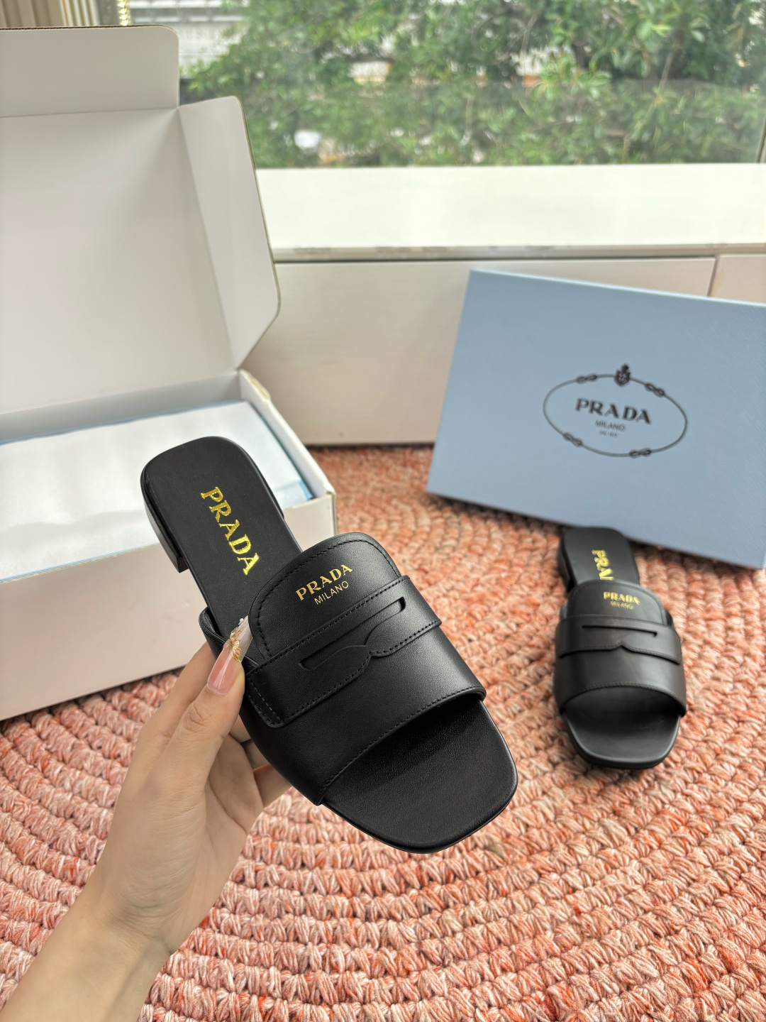🌾G887prada普拉达2026最新春夏新款凉鞋拖鞋复古时髦鞋面，让整双鞋轻便舒适 鲜艳色彩 满足不同