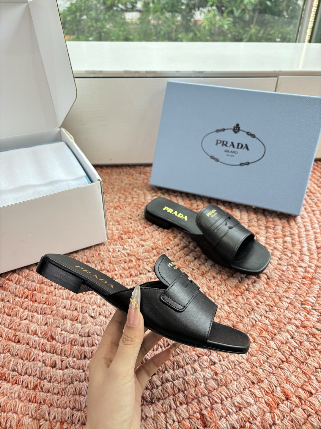 🌾G887prada普拉达2026最新春夏新款凉鞋拖鞋复古时髦鞋面，让整双鞋轻便舒适 鲜艳色彩 满足不同