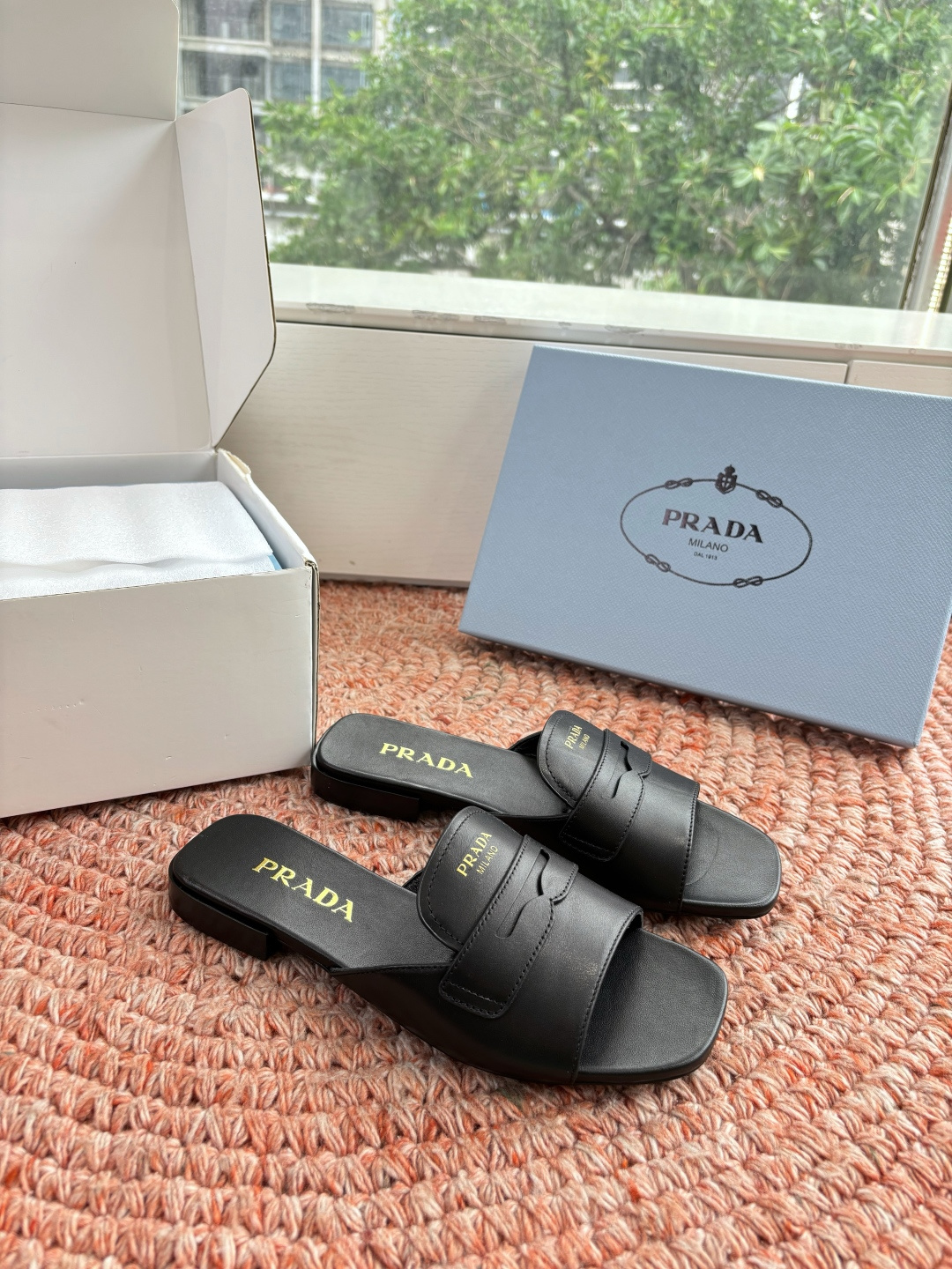 🌾G887prada普拉达2026最新春夏新款凉鞋拖鞋复古时髦鞋面，让整双鞋轻便舒适 鲜艳色彩 满足不同