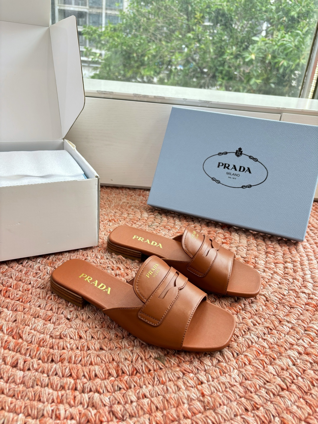 🌾G887prada普拉达2026最新春夏新款凉鞋拖鞋复古时髦鞋面，让整双鞋轻便舒适 鲜艳色彩 满足不同