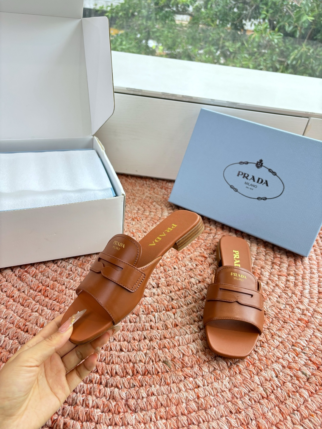 🌾G887prada普拉达2026最新春夏新款凉鞋拖鞋复古时髦鞋面，让整双鞋轻便舒适 鲜艳色彩 满足不同