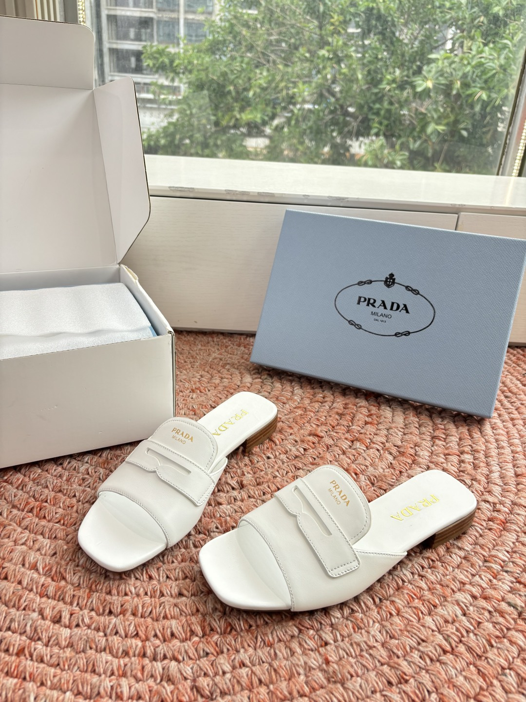 🌾G887prada普拉达2026最新春夏新款凉鞋拖鞋复古时髦鞋面，让整双鞋轻便舒适 鲜艳色彩 满足不同