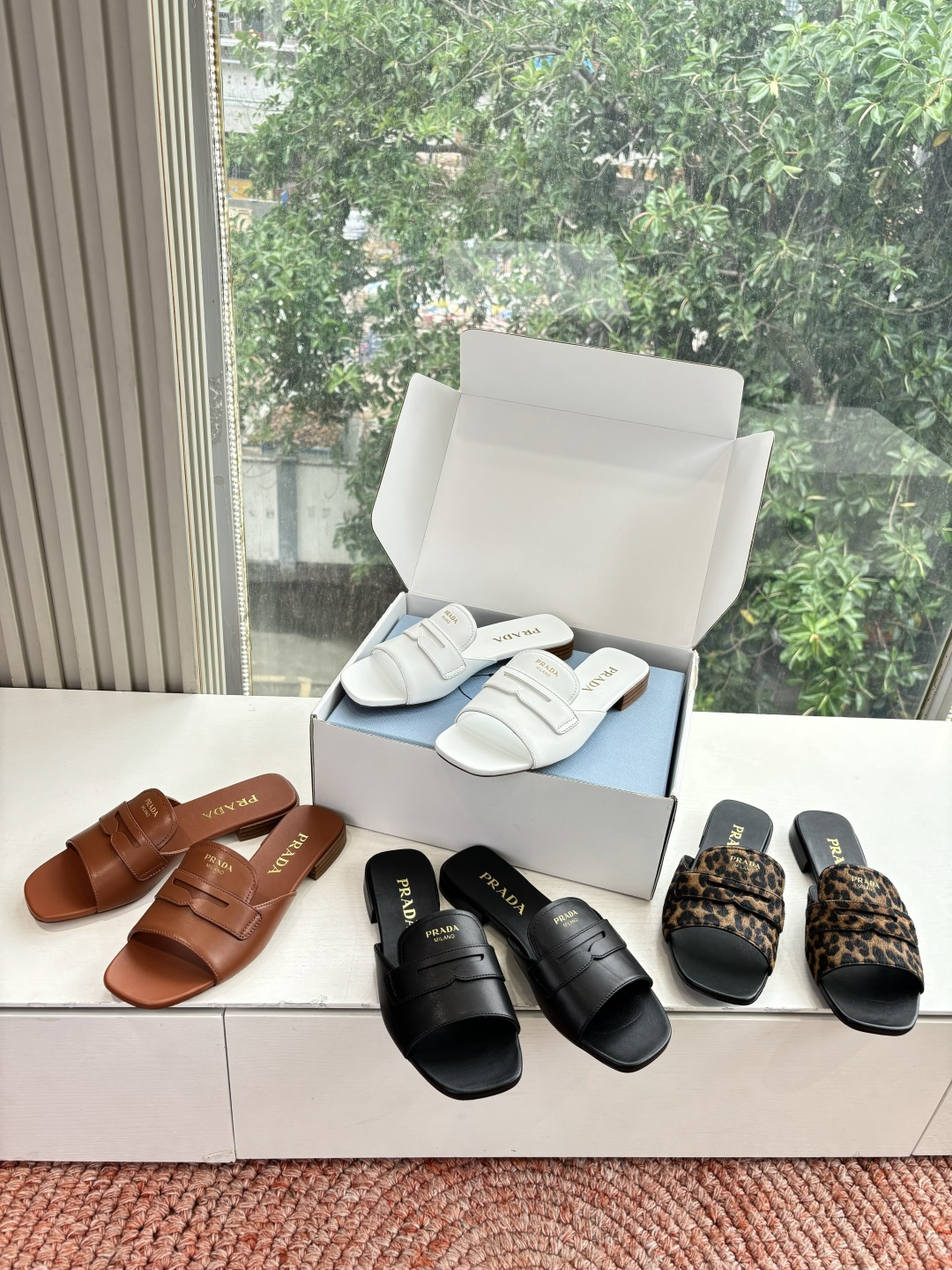🌾G887prada普拉达2026最新春夏新款凉鞋拖鞋复古时髦鞋面，让整双鞋轻便舒适 鲜艳色彩 满足不同