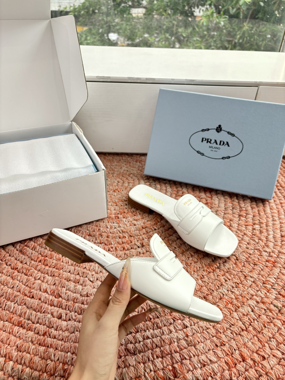 🌾G887prada普拉达2026最新春夏新款凉鞋拖鞋复古时髦鞋面，让整双鞋轻便舒适 鲜艳色彩 满足不同