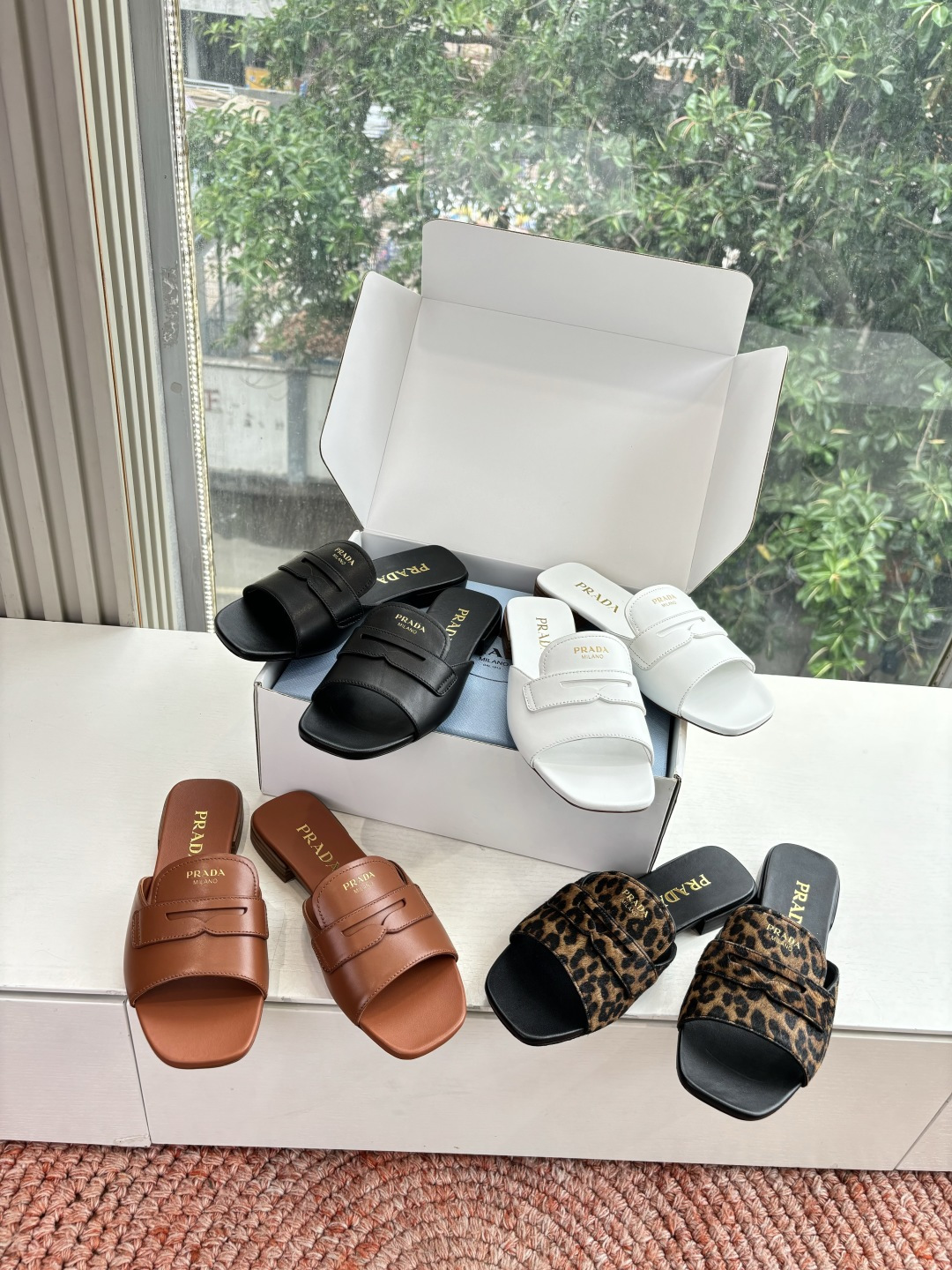 🌾G887prada普拉达2026最新春夏新款凉鞋拖鞋复古时髦鞋面，让整双鞋轻便舒适 鲜艳色彩 满足不同