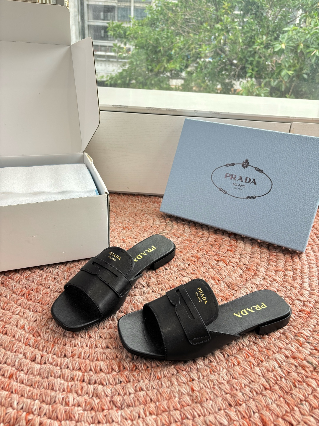 🌾G887prada普拉达2026最新春夏新款凉鞋拖鞋复古时髦鞋面，让整双鞋轻便舒适 鲜艳色彩 满足不同