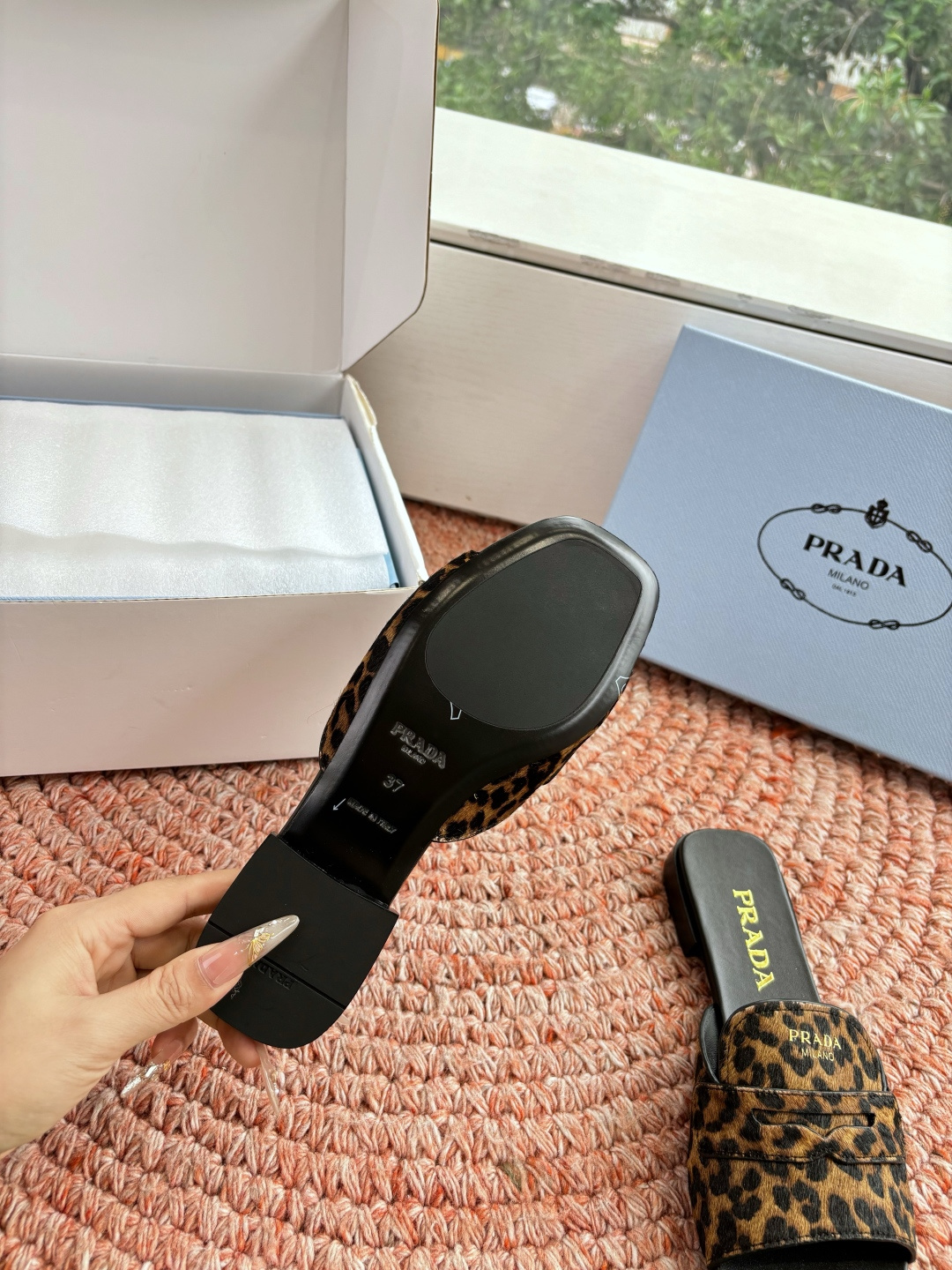 🌾G887prada普拉达2026最新春夏新款凉鞋拖鞋复古时髦鞋面，让整双鞋轻便舒适 鲜艳色彩 满足不同