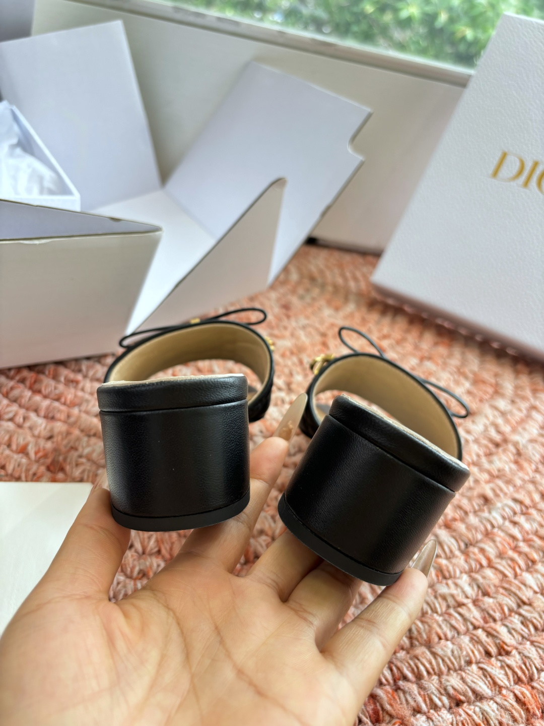 🌾G269所见即所得Dior迪奥2026春夏新款圆头平底凉鞋蝴蝶结装饰彰显品牌标志⚡满满的女人味，又优雅