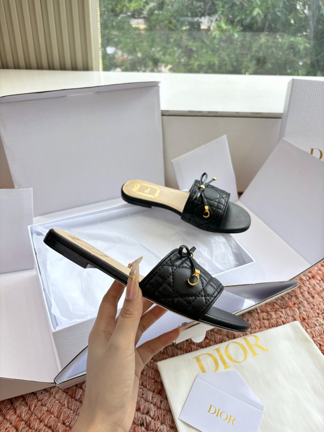 🌾G269所见即所得Dior迪奥2026春夏新款圆头平底凉鞋蝴蝶结装饰彰显品牌标志⚡满满的女人味，又优雅